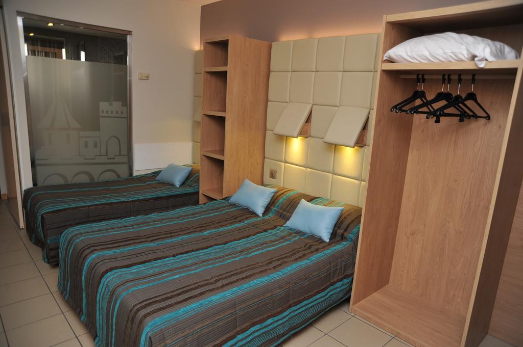Espace Cite 2*