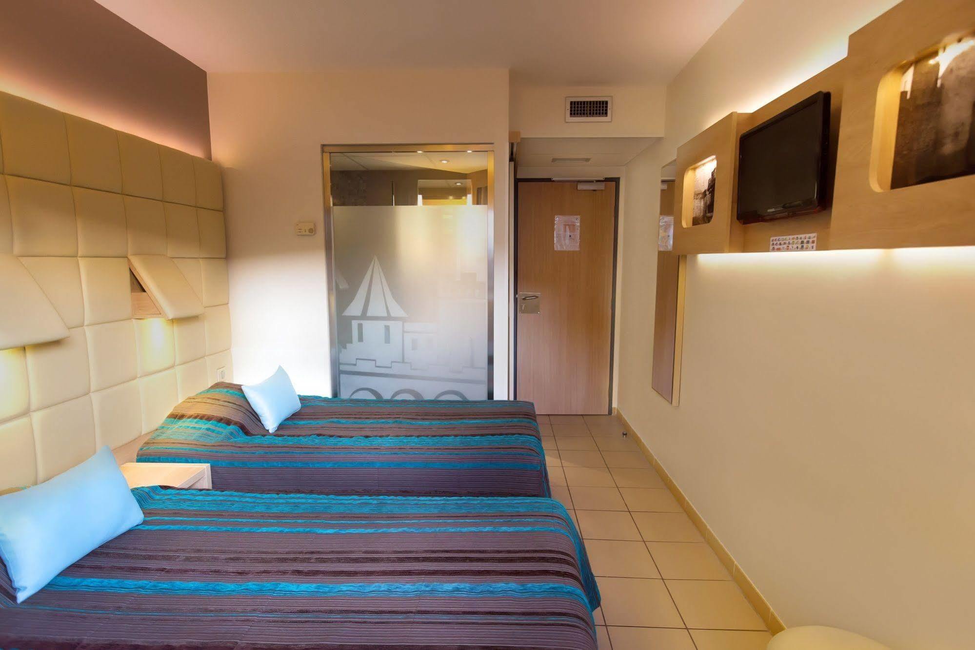 Espace Cite 2*